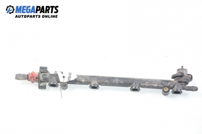 Fuel rail for Land Rover Freelander I (L314) 1.8 16V 4x4, 117 hp, 5 doors, 2004